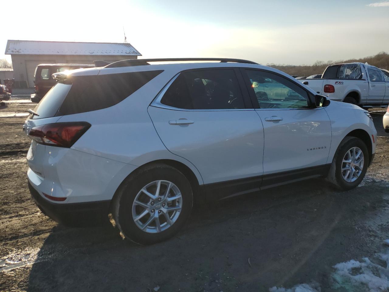 Photo 2 VIN: 3GNAXUEV1NL298345 - CHEVROLET EQUINOX 