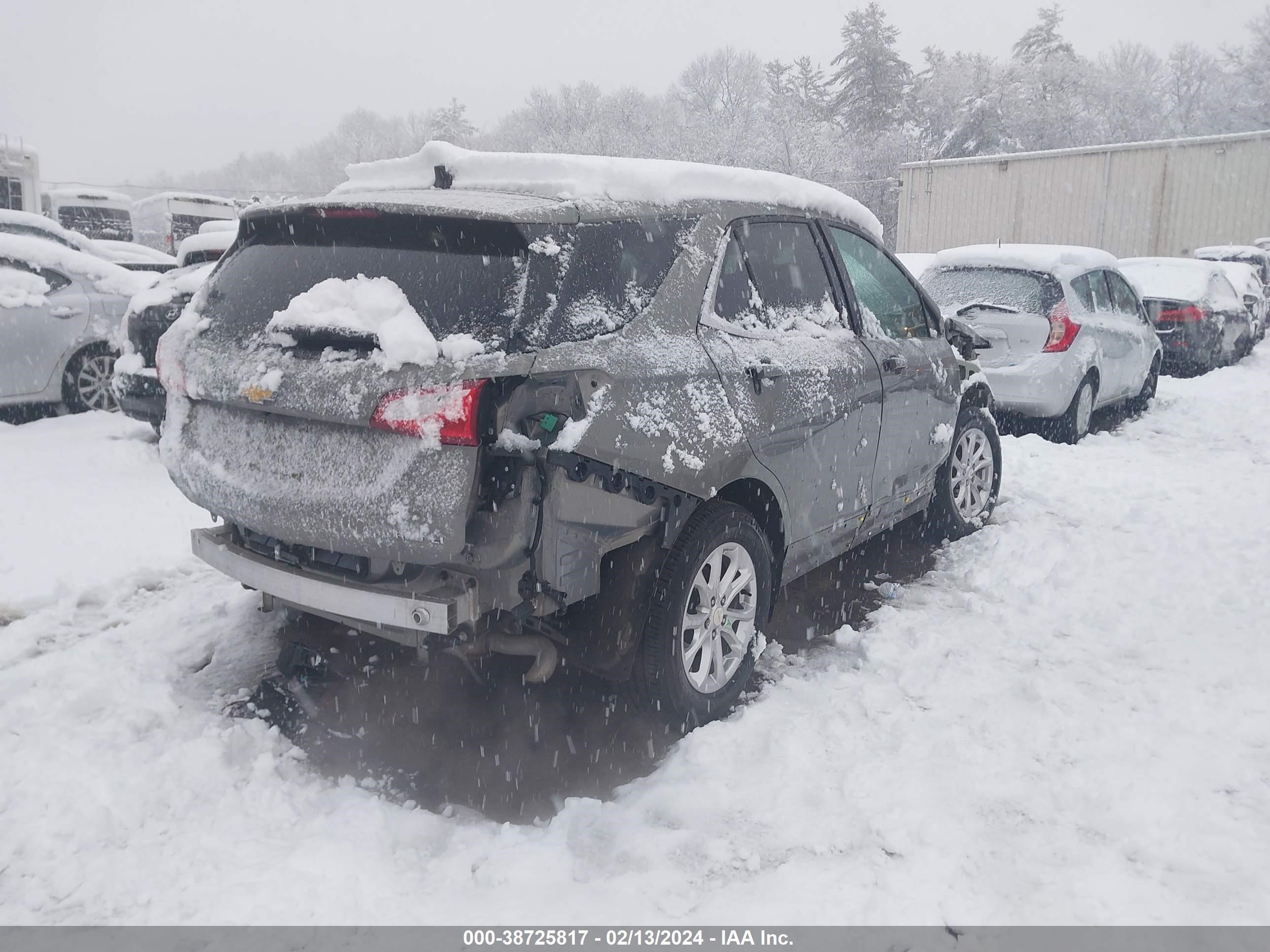 Photo 3 VIN: 3GNAXUEV2KS519968 - CHEVROLET EQUINOX 