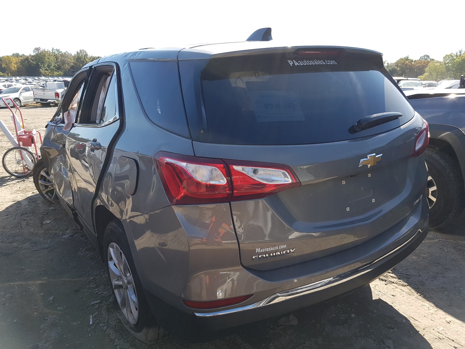 Photo 2 VIN: 3GNAXUEV4KS520863 - CHEVROLET EQUINOX LT 