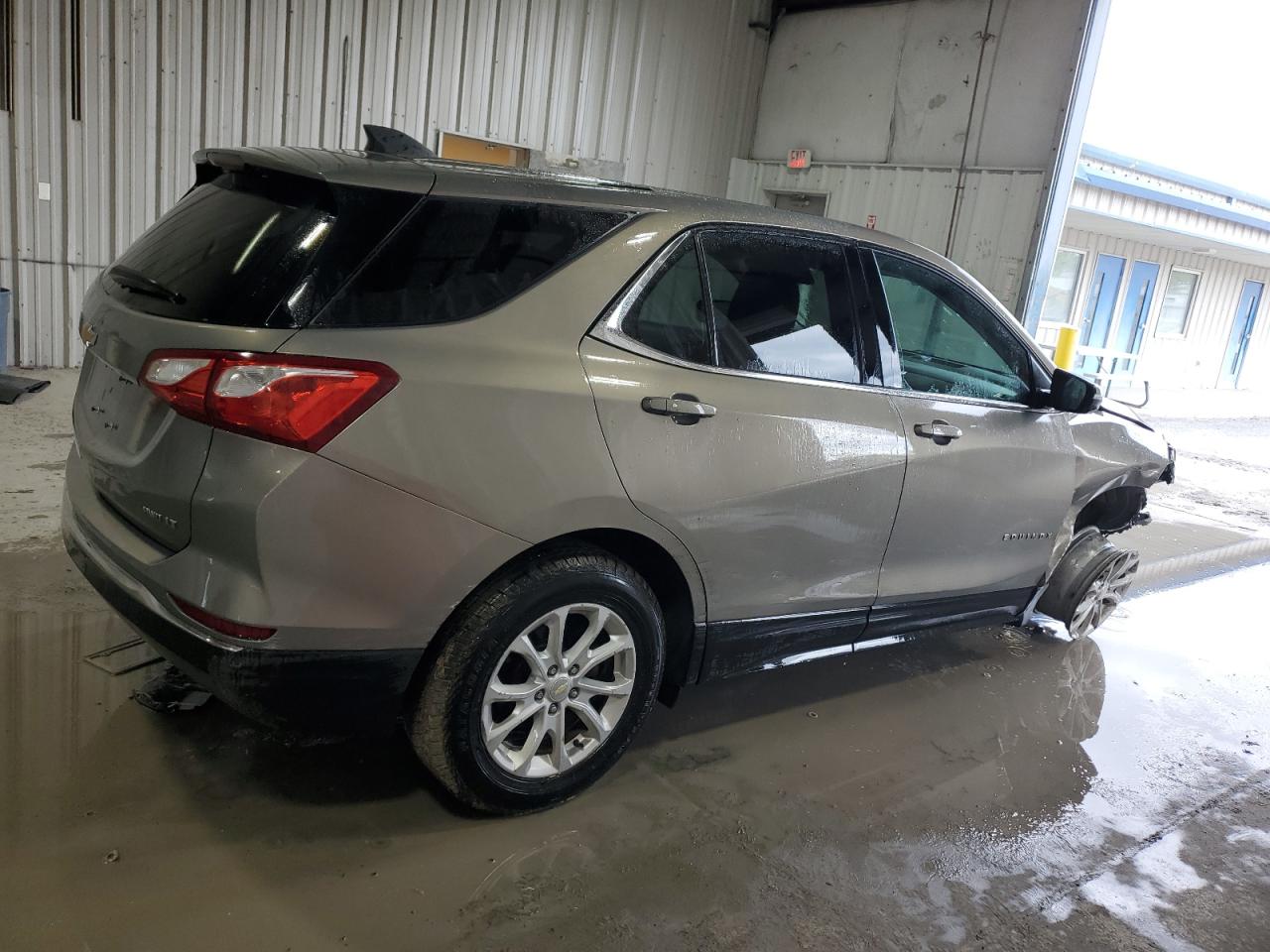 Photo 2 VIN: 3GNAXUEV5KS501268 - CHEVROLET EQUINOX 