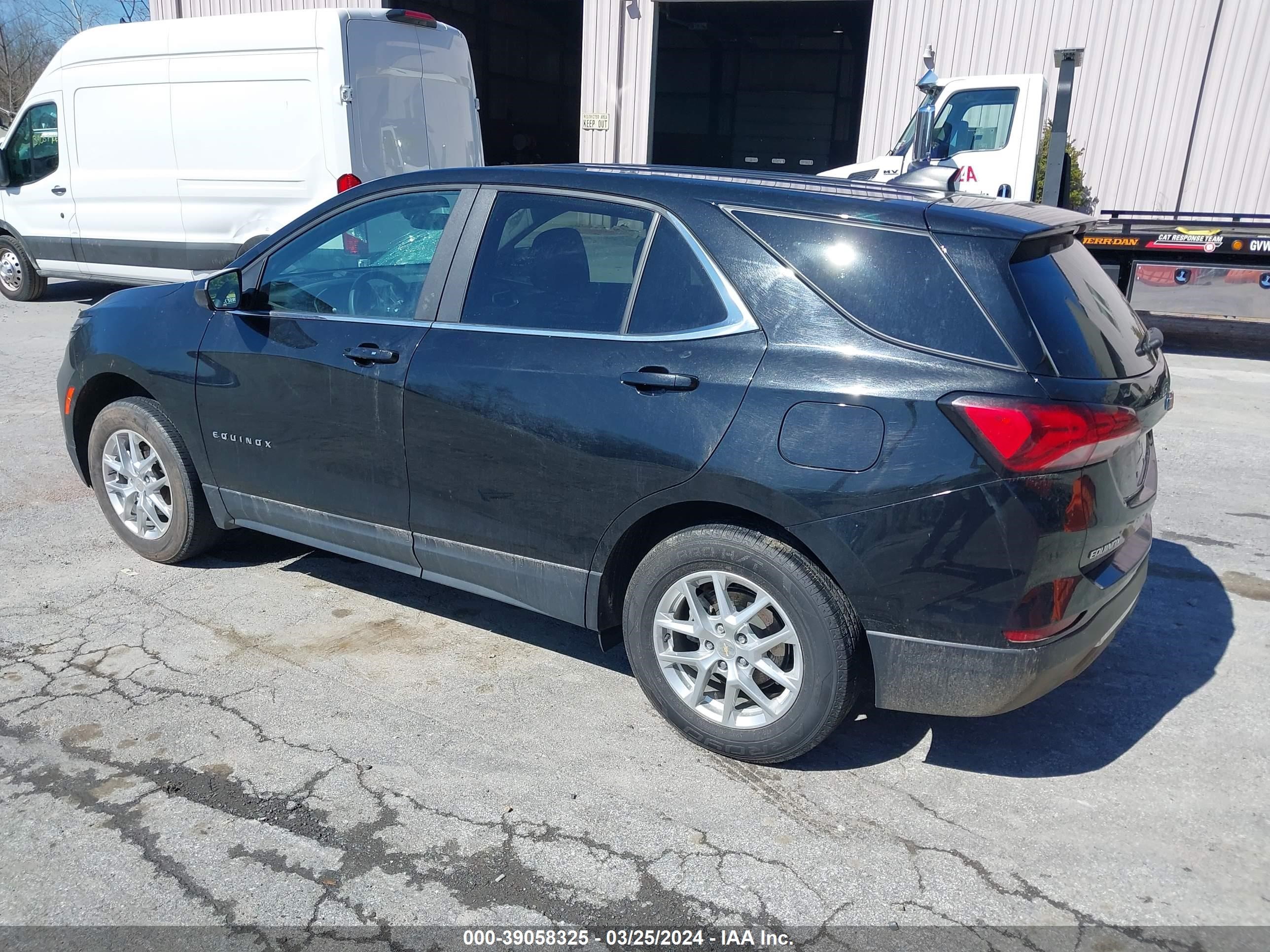 Photo 2 VIN: 3GNAXUEV5NL232039 - CHEVROLET EQUINOX 