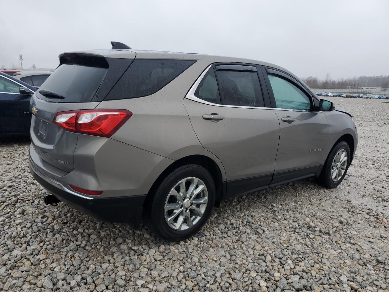 Photo 2 VIN: 3GNAXUEV6KS556828 - CHEVROLET EQUINOX 