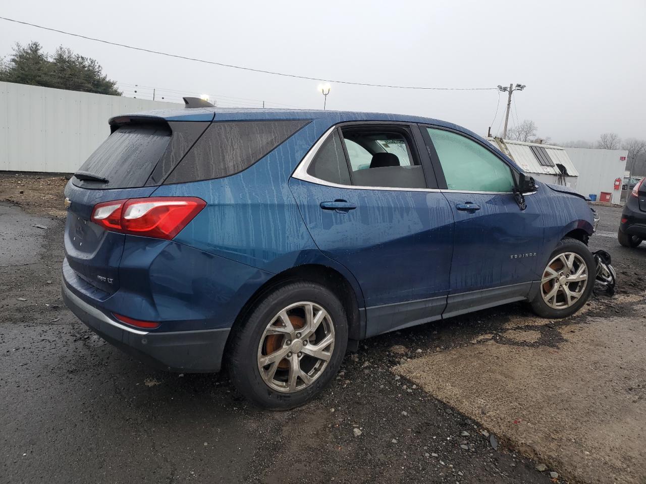 Photo 2 VIN: 3GNAXUEV6LL318814 - CHEVROLET EQUINOX 