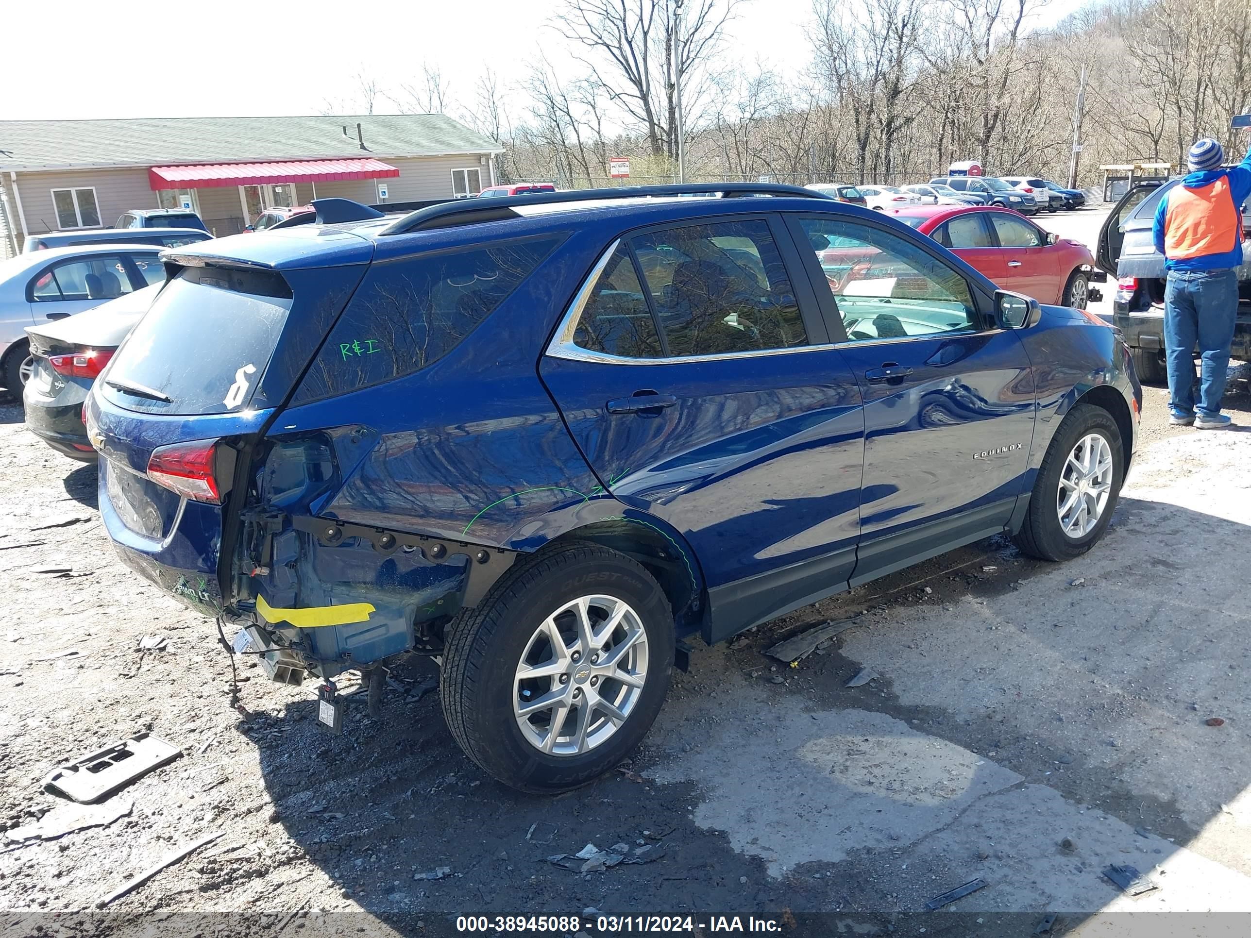 Photo 3 VIN: 3GNAXUEV7NL214397 - CHEVROLET EQUINOX 