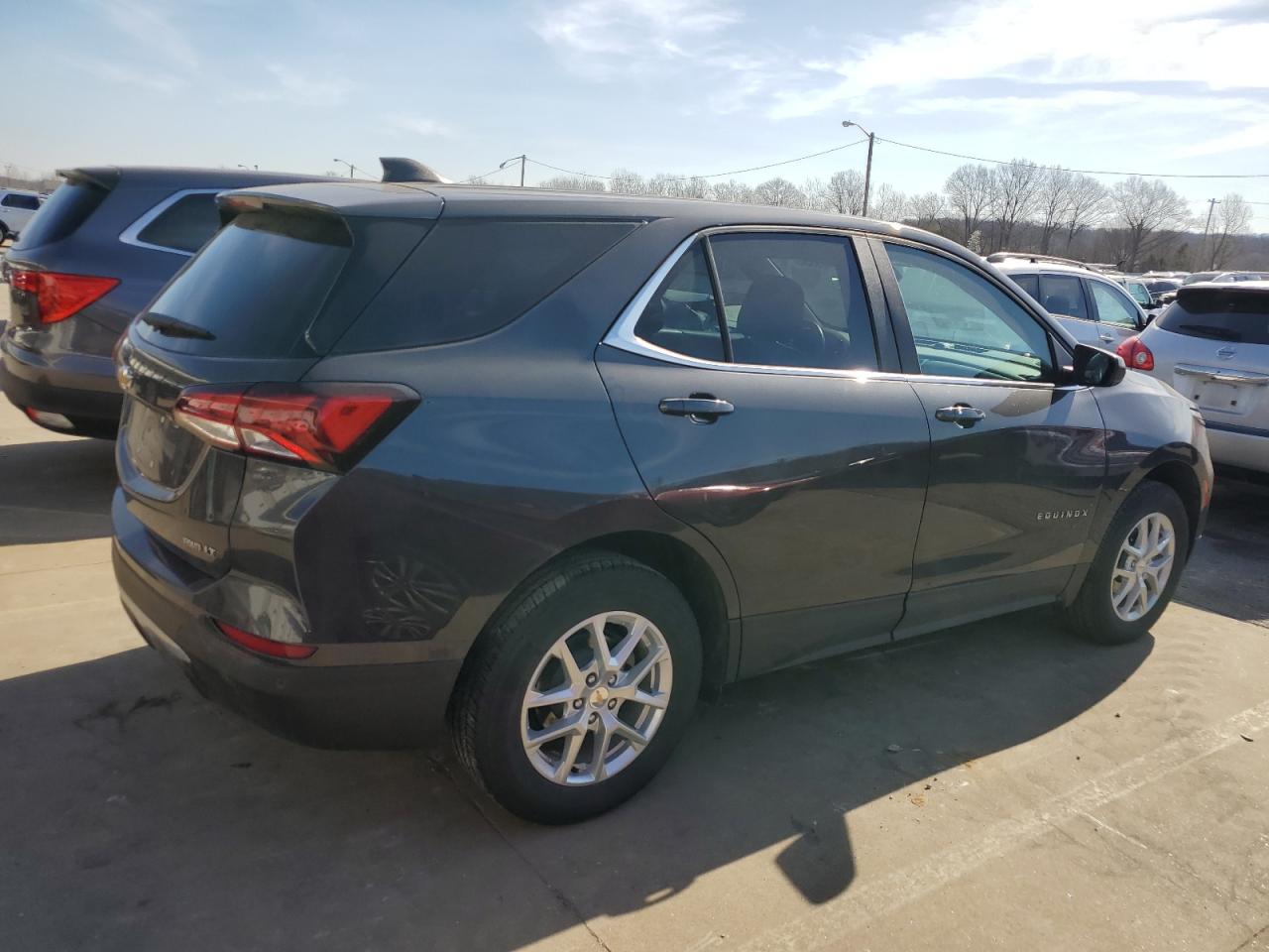 Photo 2 VIN: 3GNAXUEV7NS242870 - CHEVROLET EQUINOX 