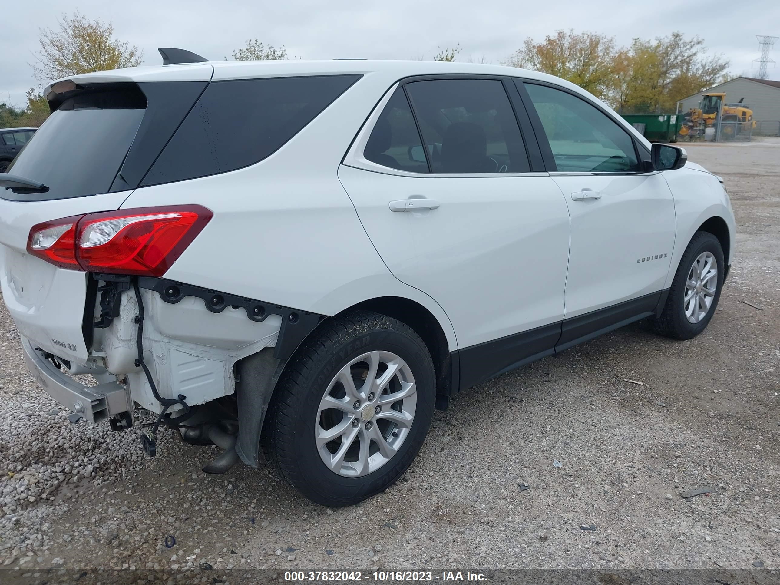 Photo 3 VIN: 3GNAXUEV9KS669317 - CHEVROLET EQUINOX 