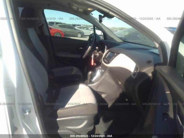 Photo 4 VIN: 3GNCJKSB0HL221849 - CHEVROLET TRAX 