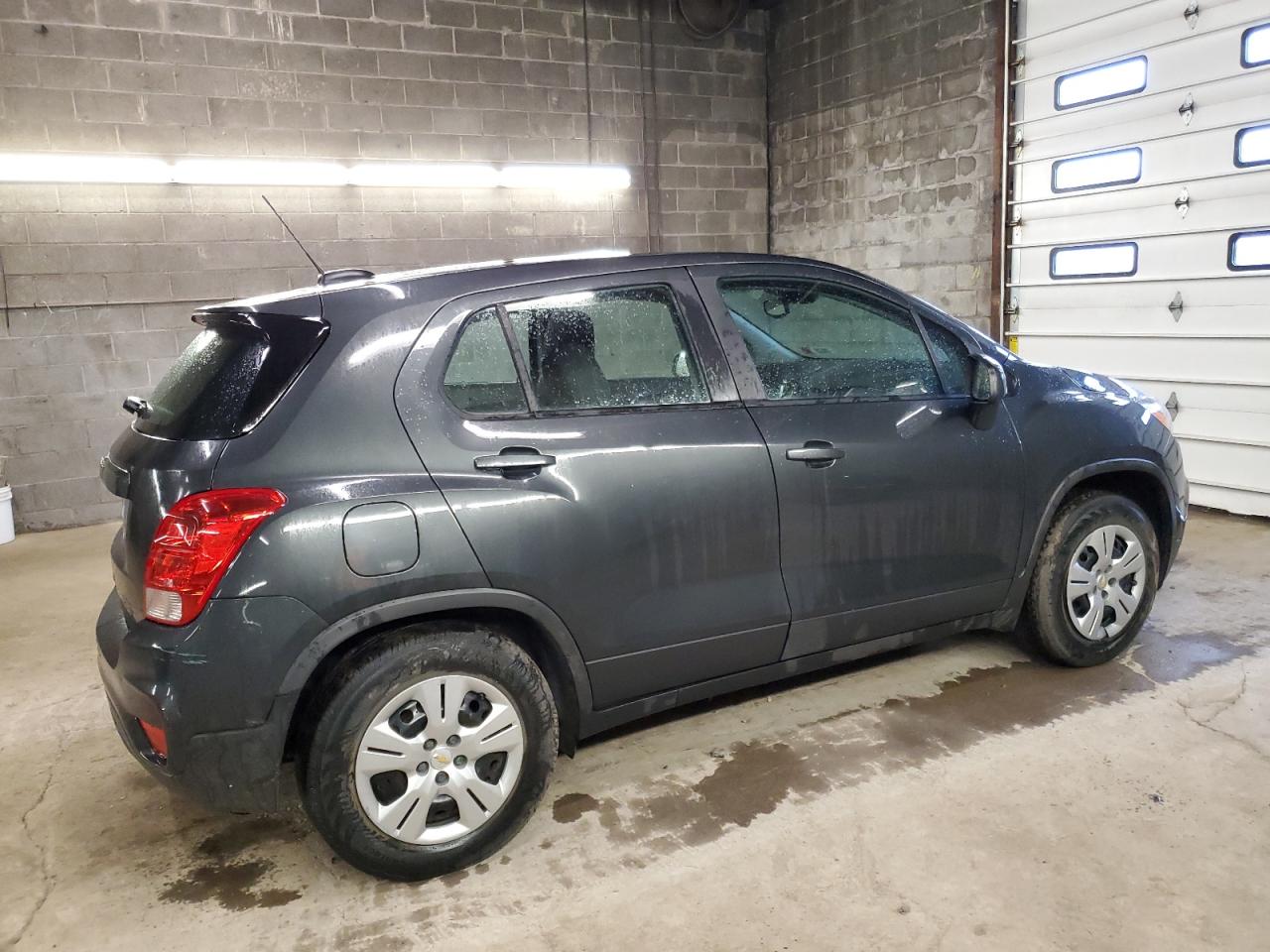 Photo 2 VIN: 3GNCJKSB0KL138039 - CHEVROLET TRAX 