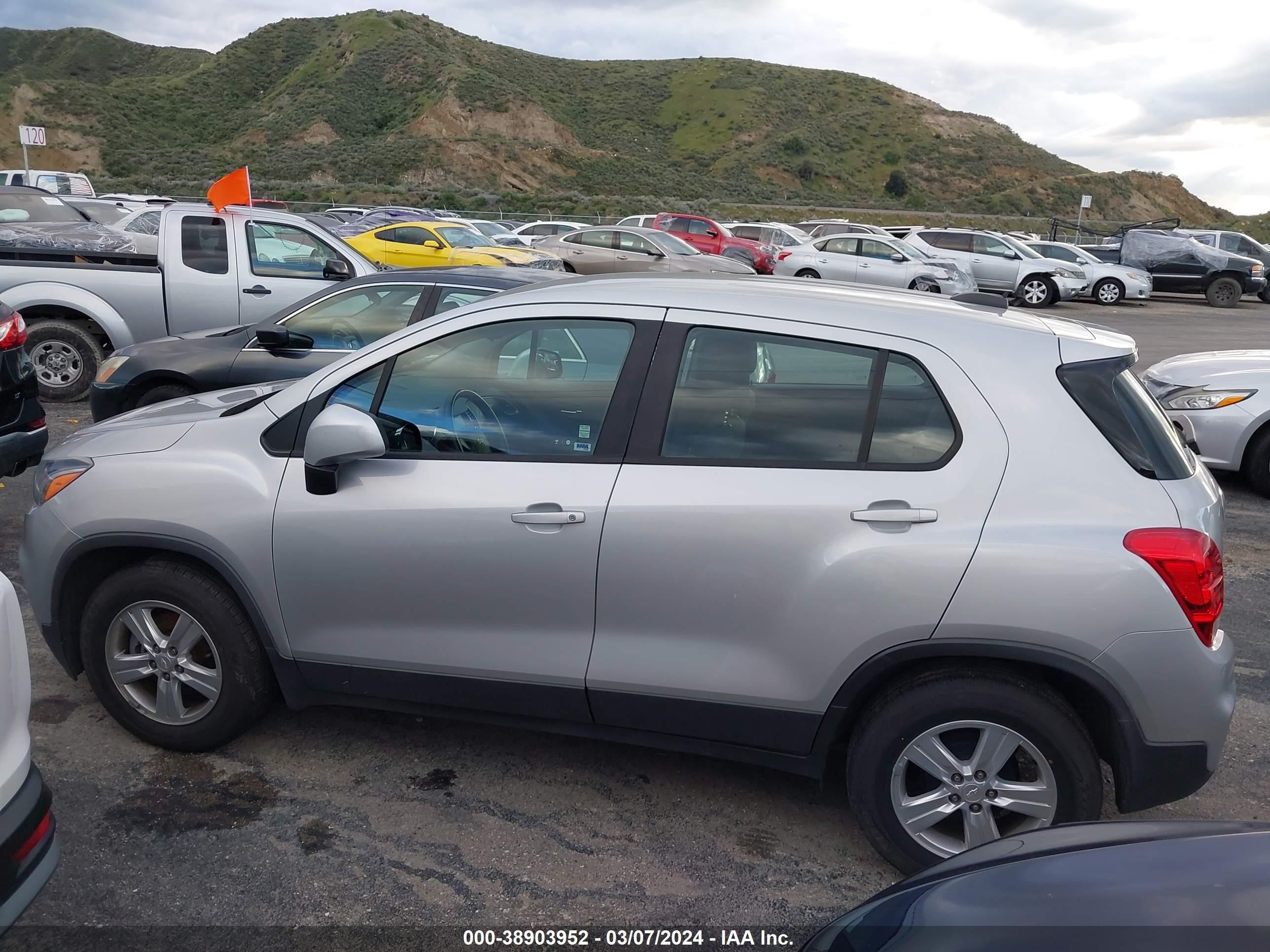 Photo 13 VIN: 3GNCJKSB0KL317200 - CHEVROLET TRAX 