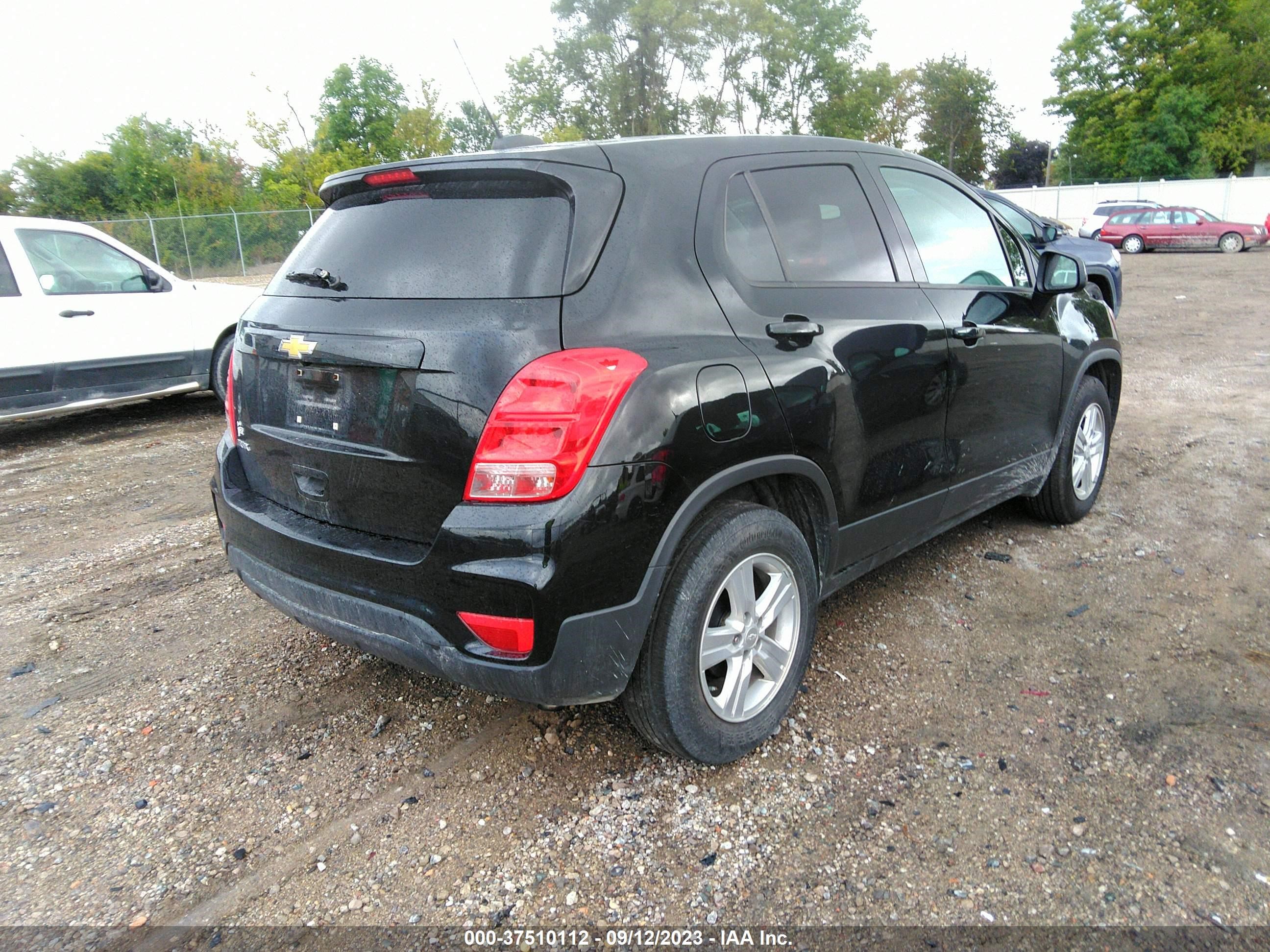 Photo 3 VIN: 3GNCJKSB0KL333185 - CHEVROLET TRAX 