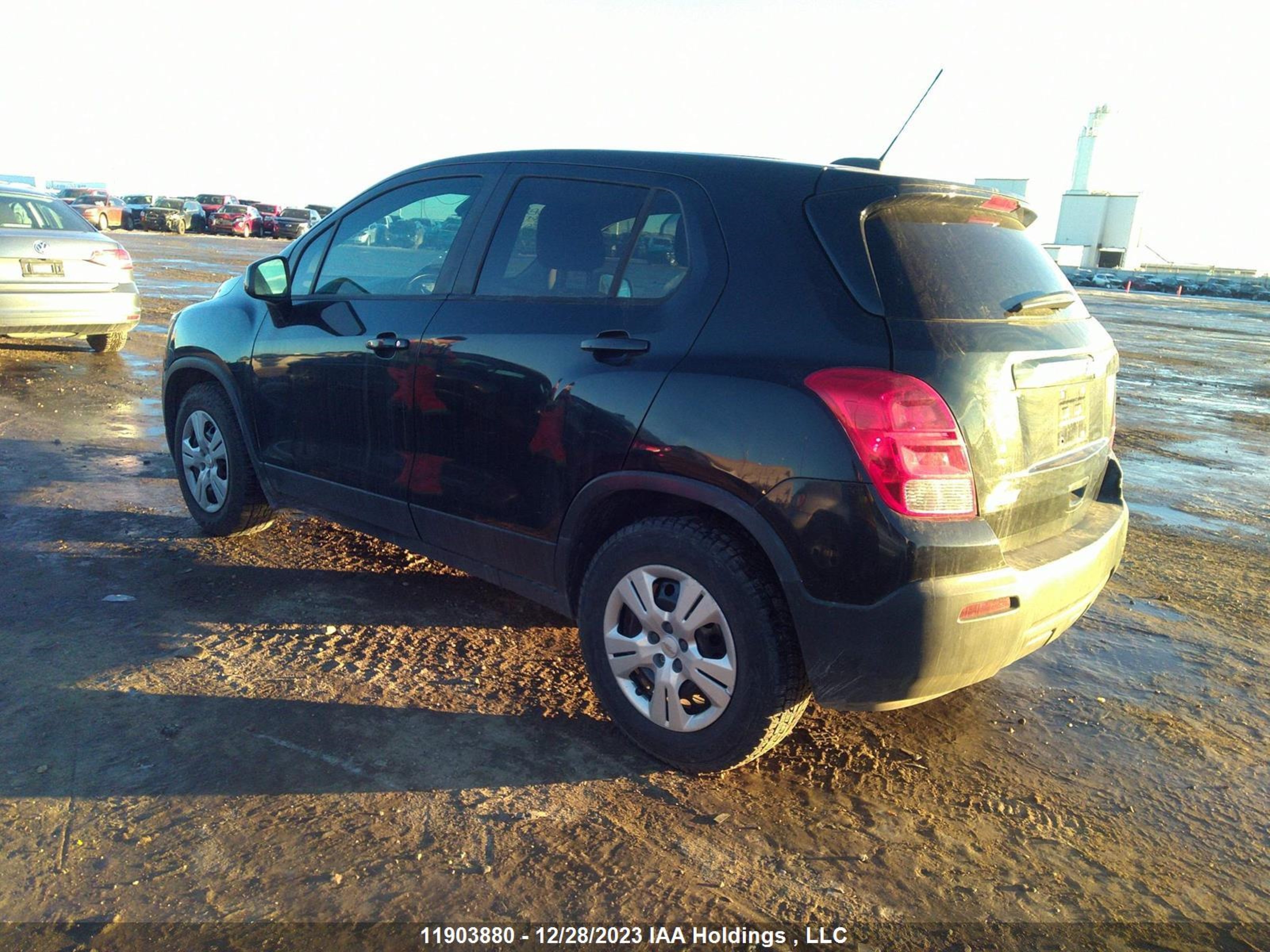 Photo 2 VIN: 3GNCJKSB1FL221081 - CHEVROLET TRAX 