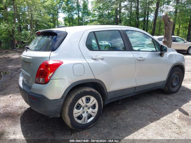 Photo 3 VIN: 3GNCJKSB1GL271741 - CHEVROLET TRAX 