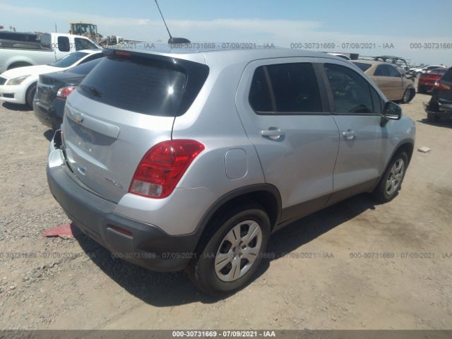 Photo 3 VIN: 3GNCJKSB1GL279726 - CHEVROLET TRAX 