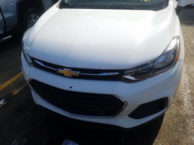 Photo 8 VIN: 3GNCJKSB1JL281404 - CHEVROLET TRAX LS 