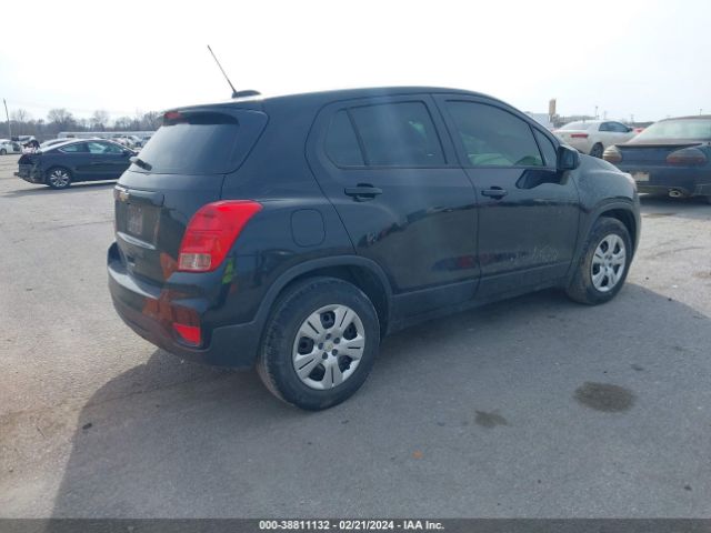 Photo 3 VIN: 3GNCJKSB1JL359244 - CHEVROLET TRAX 