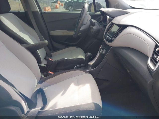 Photo 4 VIN: 3GNCJKSB1JL359244 - CHEVROLET TRAX 