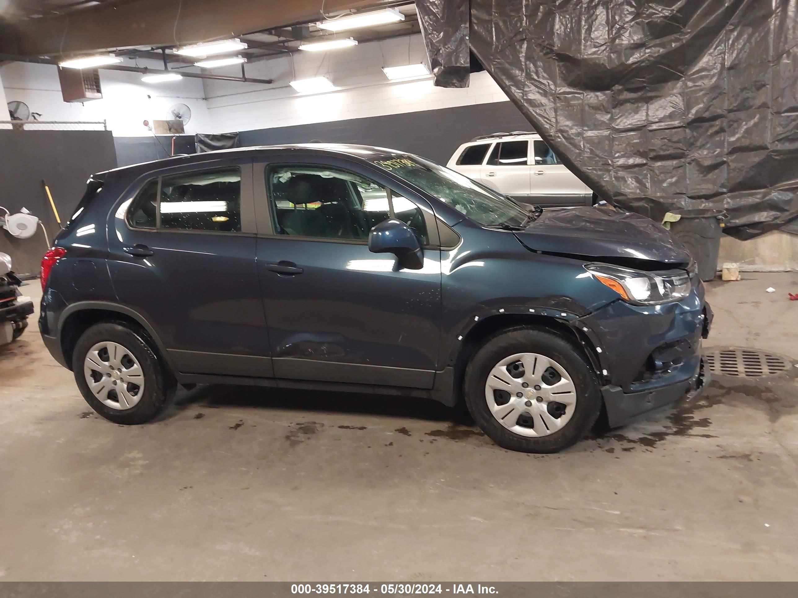 Photo 12 VIN: 3GNCJKSB1JL405283 - CHEVROLET TRAX 