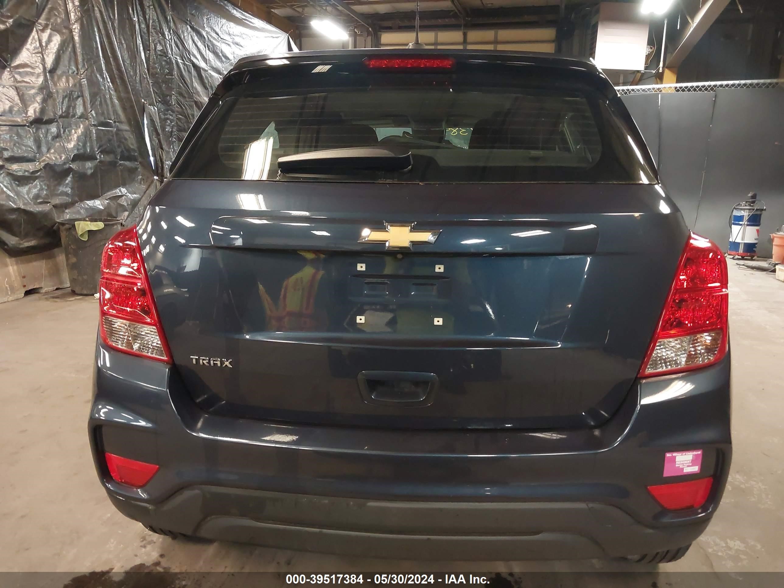 Photo 15 VIN: 3GNCJKSB1JL405283 - CHEVROLET TRAX 