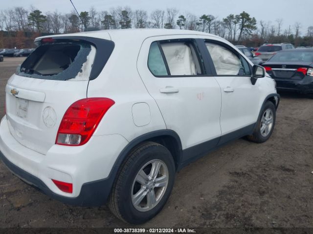 Photo 3 VIN: 3GNCJKSB1KL304813 - CHEVROLET TRAX 