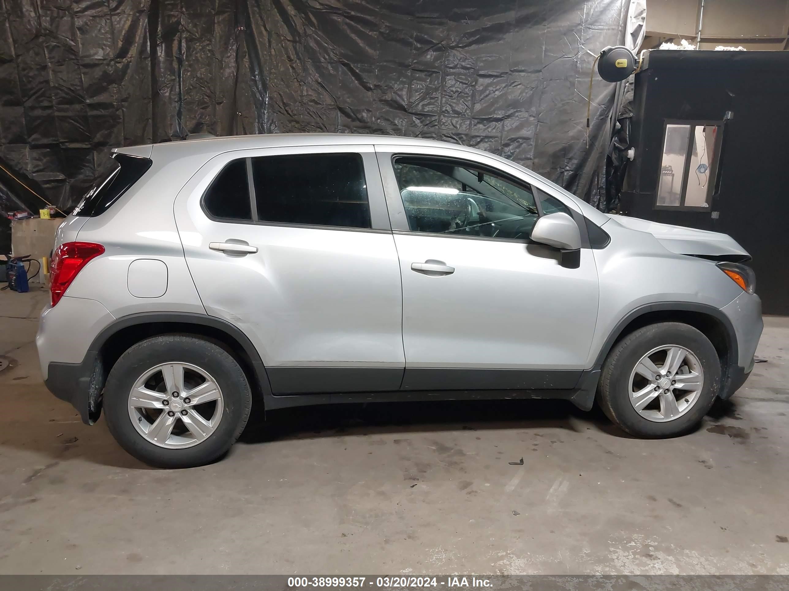 Photo 12 VIN: 3GNCJKSB1LL197358 - CHEVROLET TRAX 