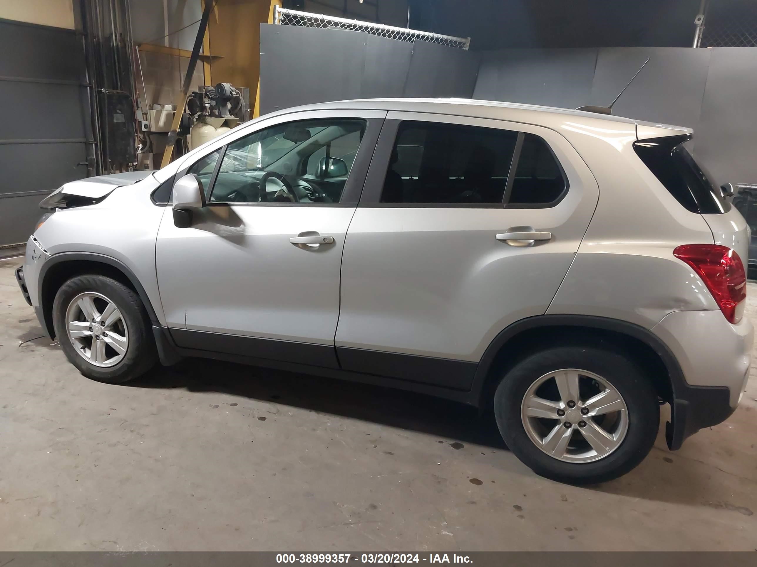 Photo 13 VIN: 3GNCJKSB1LL197358 - CHEVROLET TRAX 