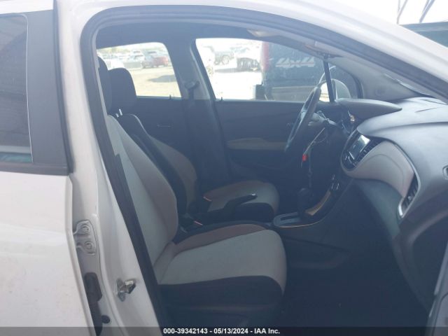 Photo 4 VIN: 3GNCJKSB2HL234523 - CHEVROLET TRAX 