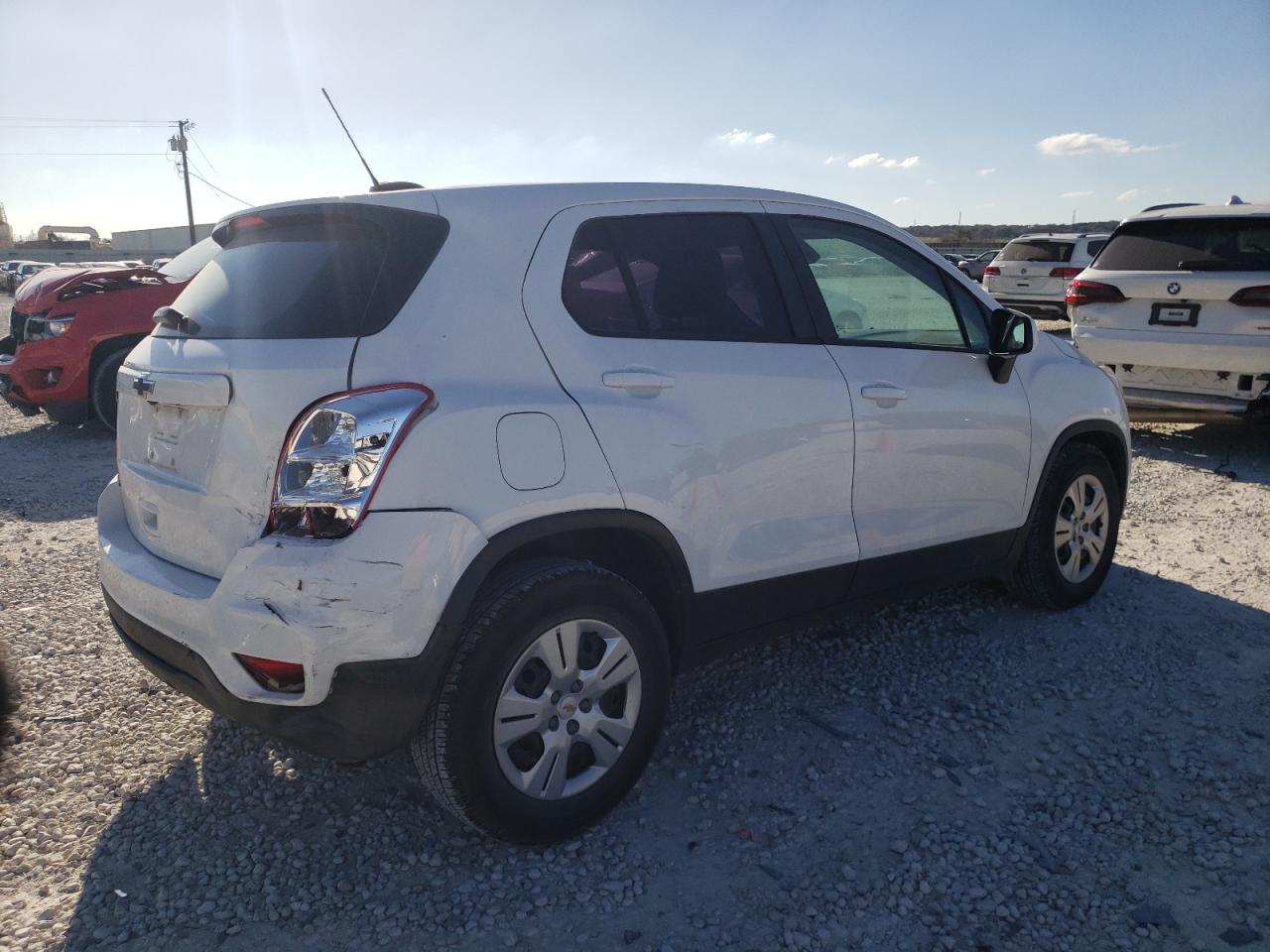 Photo 2 VIN: 3GNCJKSB2HL267473 - CHEVROLET TRAX 