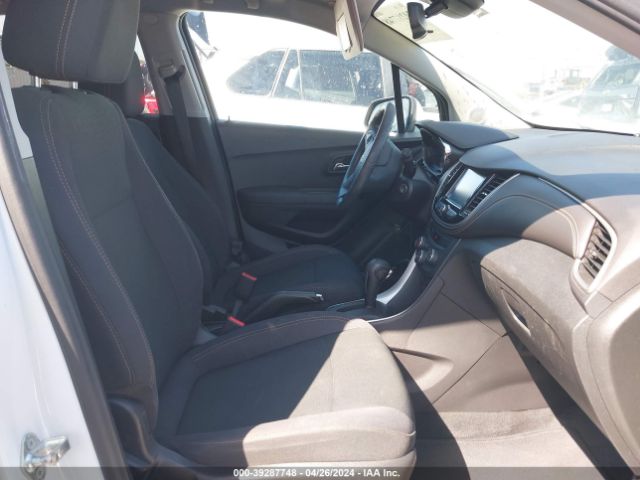 Photo 4 VIN: 3GNCJKSB2HL277923 - CHEVROLET TRAX 