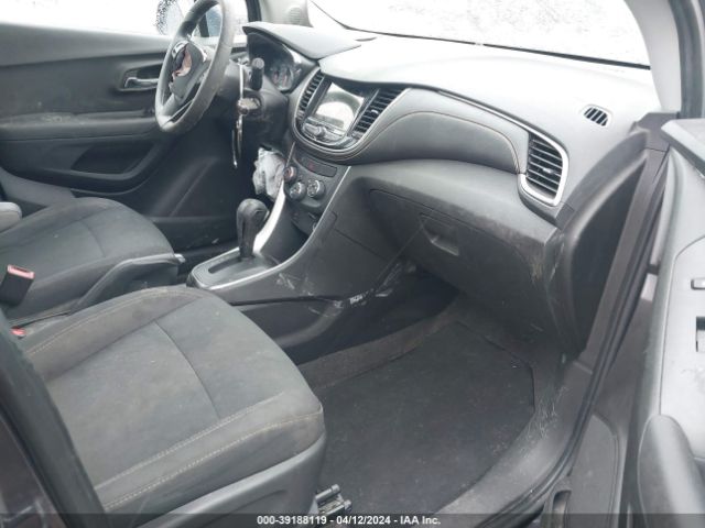 Photo 4 VIN: 3GNCJKSB2JL171106 - CHEVROLET TRAX 