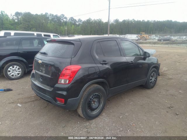 Photo 3 VIN: 3GNCJKSB2JL185572 - CHEVROLET TRAX 