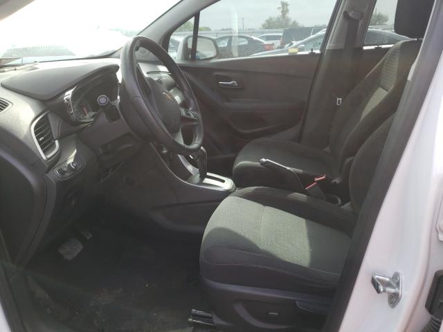 Photo 4 VIN: 3GNCJKSB2JL355302 - CHEVROLET TRAX LS 