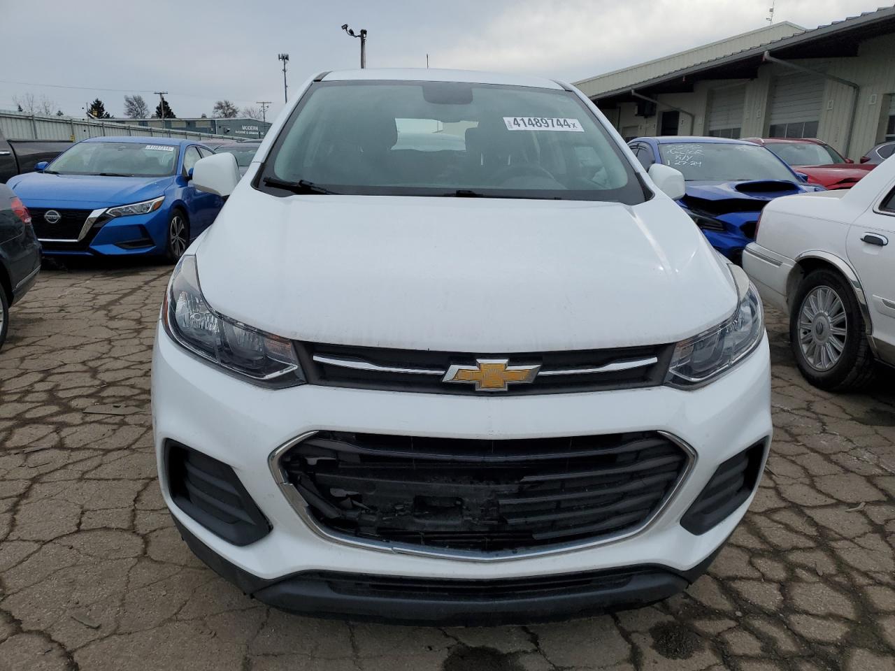 Photo 4 VIN: 3GNCJKSB2JL371712 - CHEVROLET TRAX 