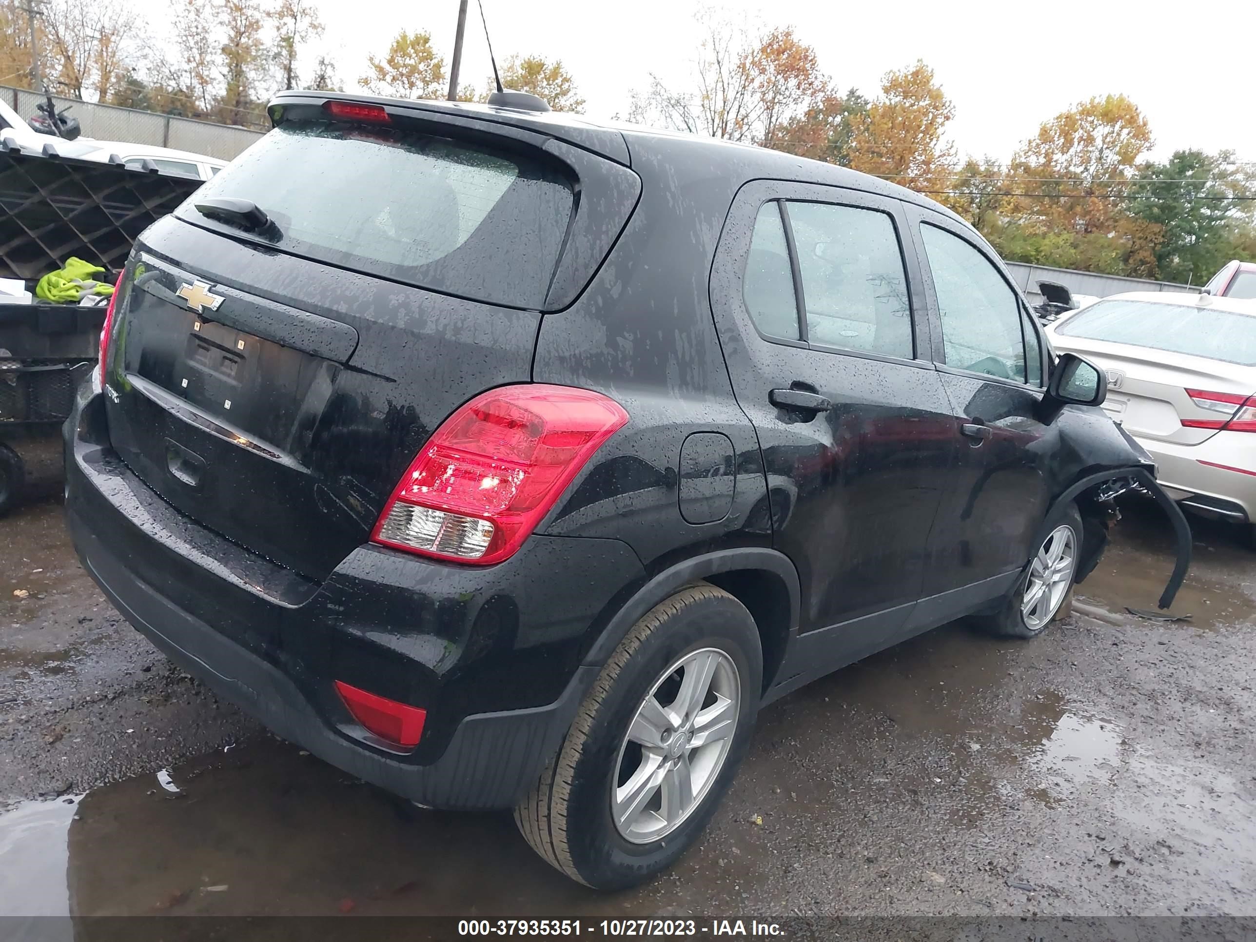 Photo 3 VIN: 3GNCJKSB2KL188523 - CHEVROLET TRAX 