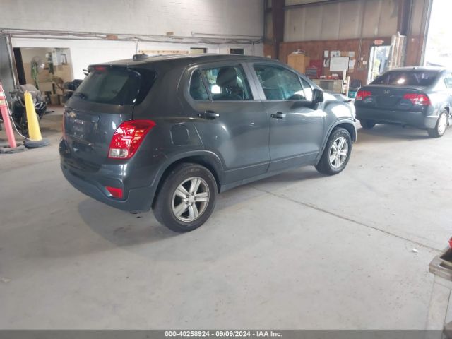 Photo 3 VIN: 3GNCJKSB2KL206504 - CHEVROLET TRAX 