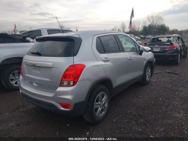 Photo 3 VIN: 3GNCJKSB2KL384493 - CHEVROLET TRAX 