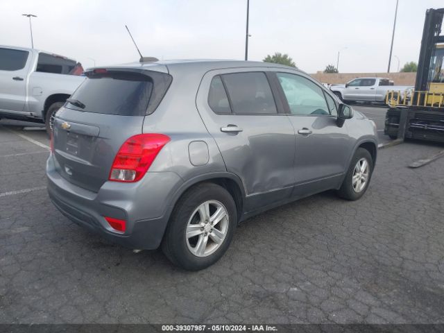 Photo 3 VIN: 3GNCJKSB2LL257776 - CHEVROLET TRAX 