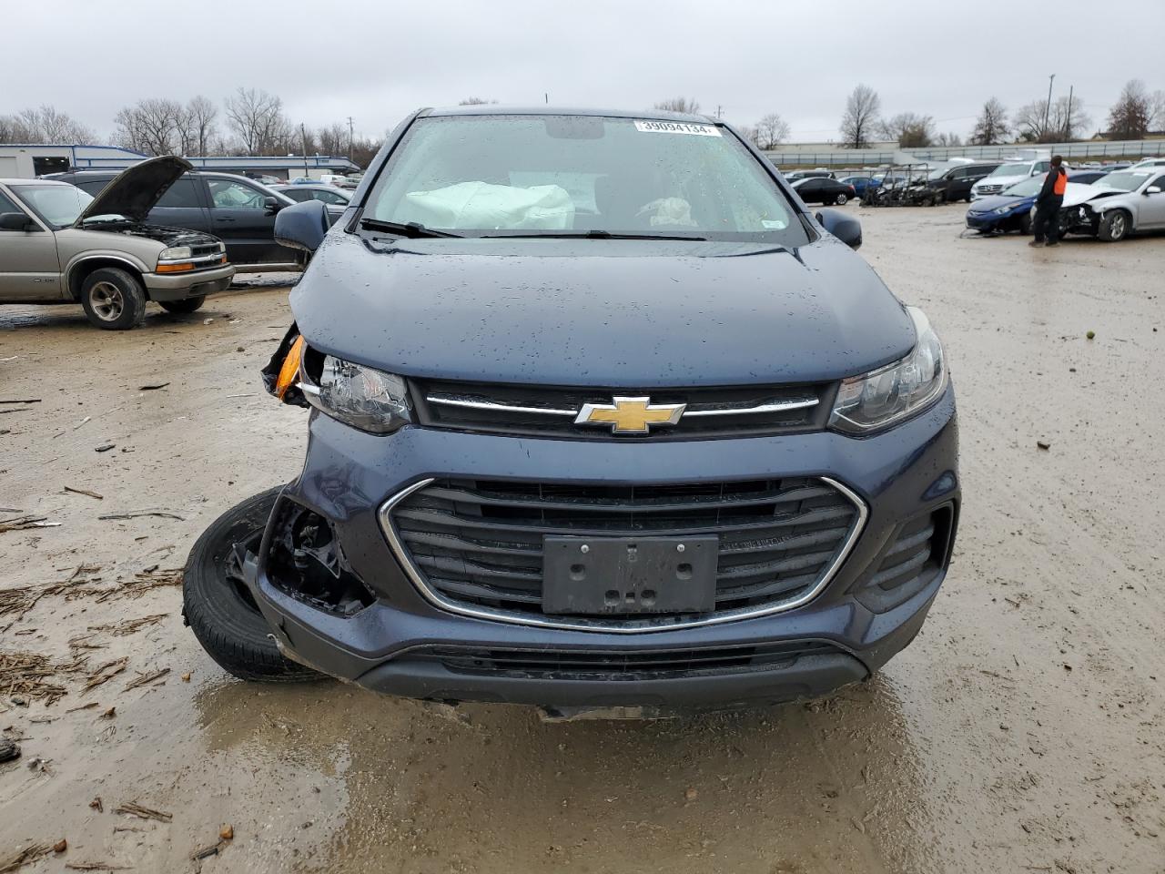 Photo 4 VIN: 3GNCJKSB3JL260425 - CHEVROLET TRAX 