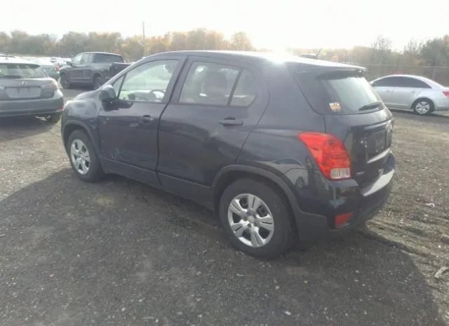 Photo 2 VIN: 3GNCJKSB3JL274485 - CHEVROLET TRAX 