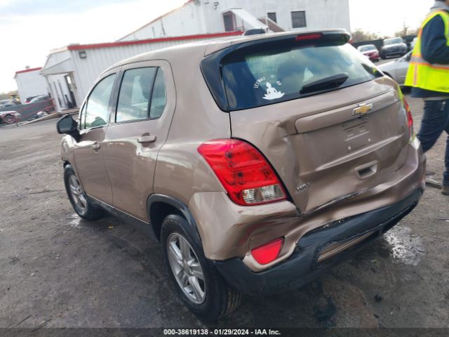 Photo 2 VIN: 3GNCJKSB3JL313916 - CHEVROLET TRAX 