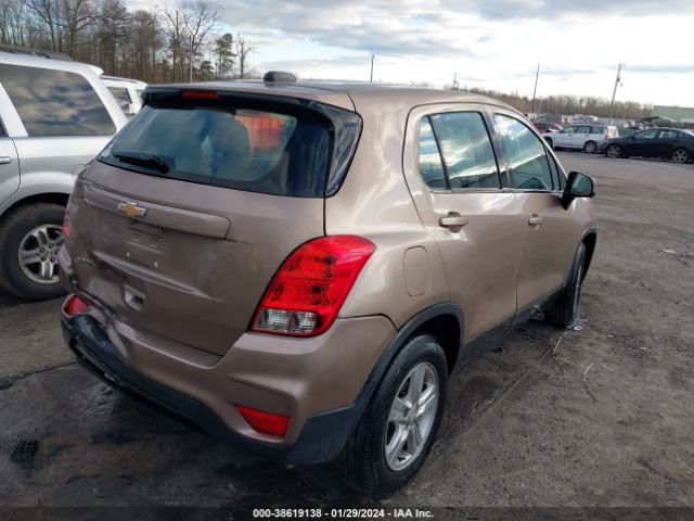 Photo 3 VIN: 3GNCJKSB3JL313916 - CHEVROLET TRAX 