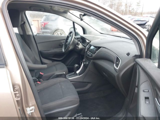 Photo 4 VIN: 3GNCJKSB3JL313916 - CHEVROLET TRAX 