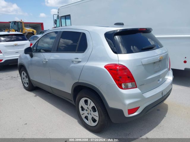 Photo 2 VIN: 3GNCJKSB3JL352411 - CHEVROLET TRAX 