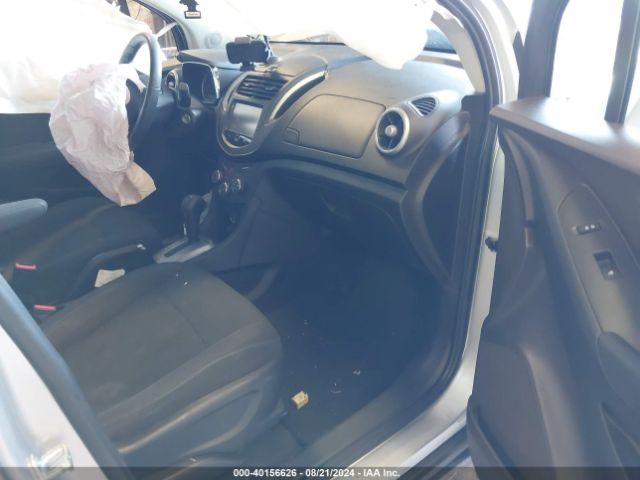 Photo 4 VIN: 3GNCJKSB4GL277999 - CHEVROLET TRAX 