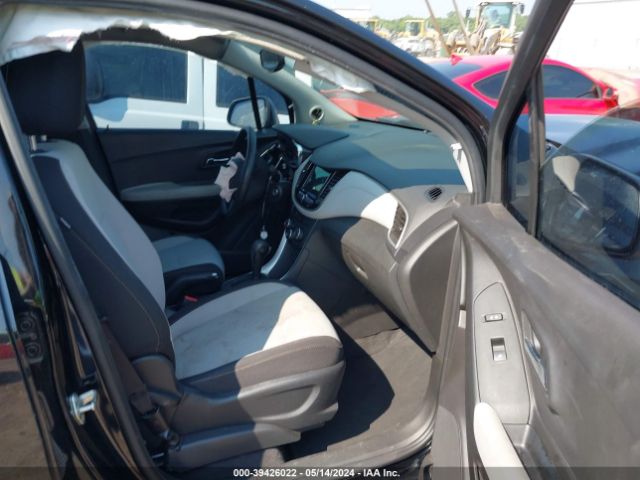 Photo 4 VIN: 3GNCJKSB4JL333978 - CHEVROLET TRAX 