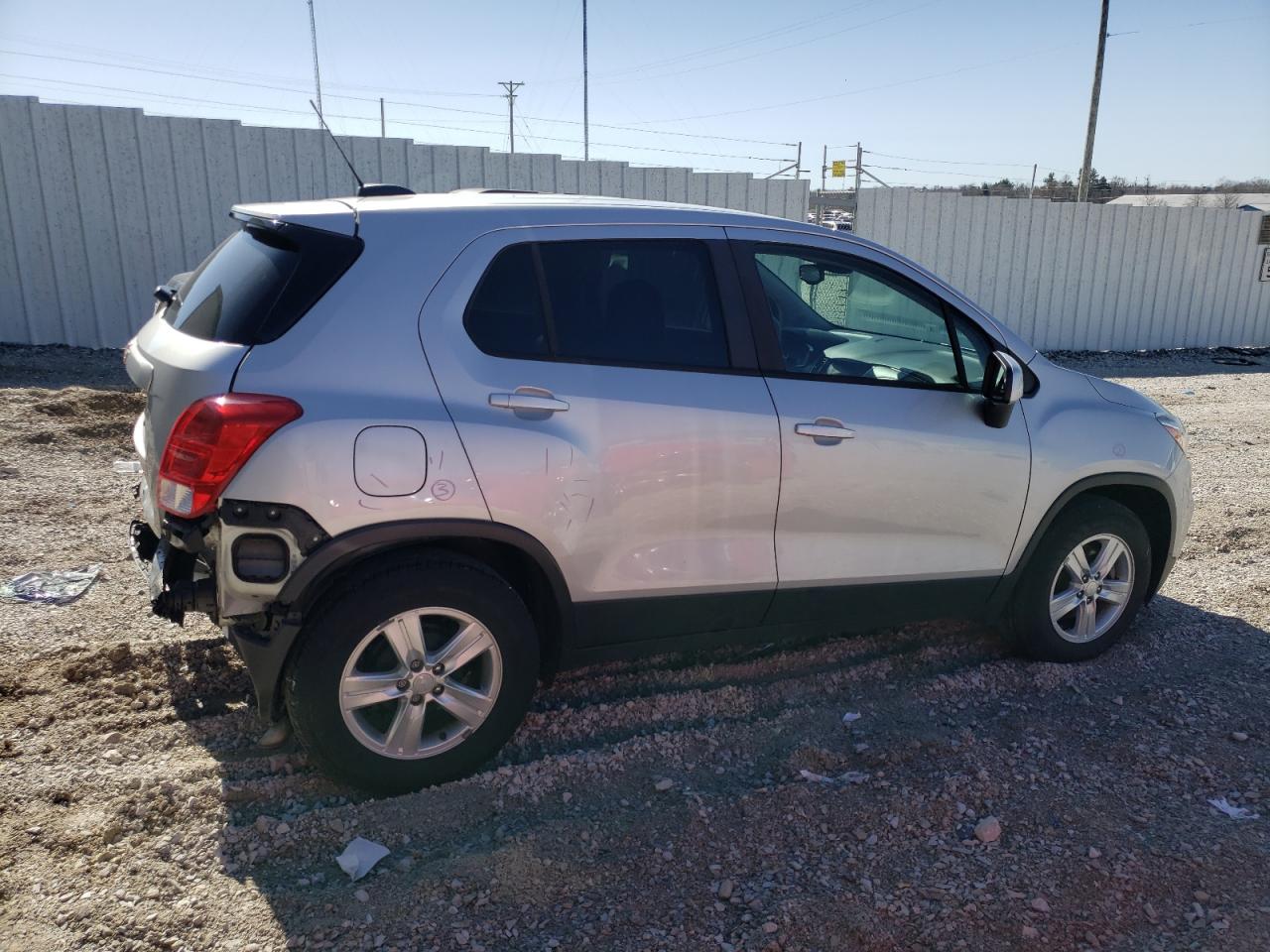 Photo 2 VIN: 3GNCJKSB4LL220874 - CHEVROLET TRAX 