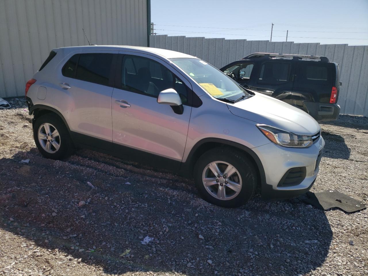 Photo 3 VIN: 3GNCJKSB4LL220874 - CHEVROLET TRAX 