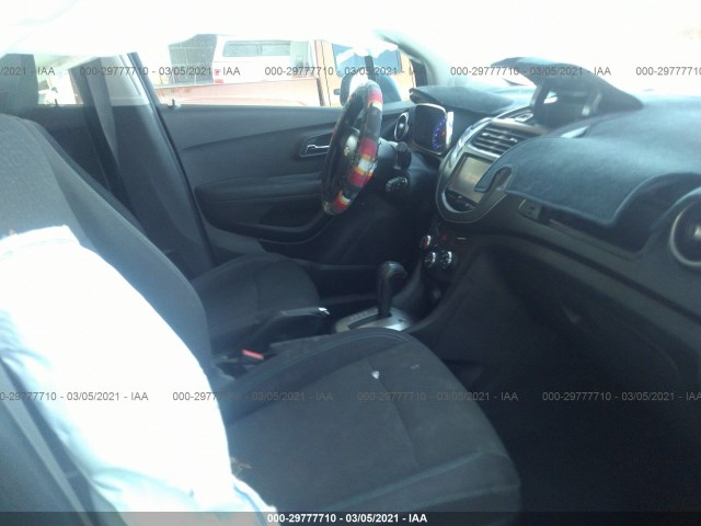 Photo 4 VIN: 3GNCJKSB5GL136987 - CHEVROLET TRAX 