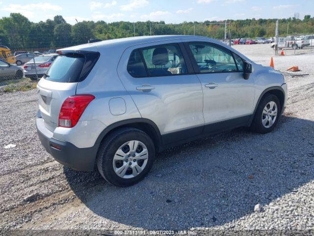 Photo 3 VIN: 3GNCJKSB5GL273802 - CHEVROLET TRAX 