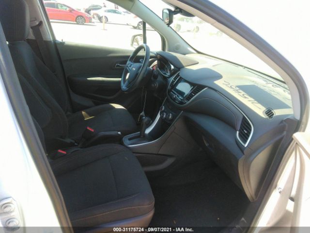 Photo 4 VIN: 3GNCJKSB5KL193554 - CHEVROLET TRAX 