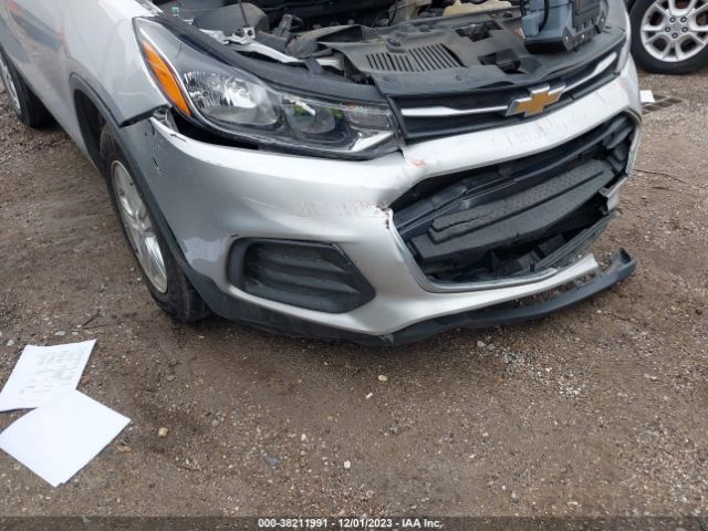 Photo 5 VIN: 3GNCJKSB5KL369793 - CHEVROLET TRAX 